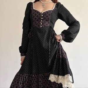 Gunne Sax 1970's Prairie Dress with Sweetheart Neckline Size XS/S